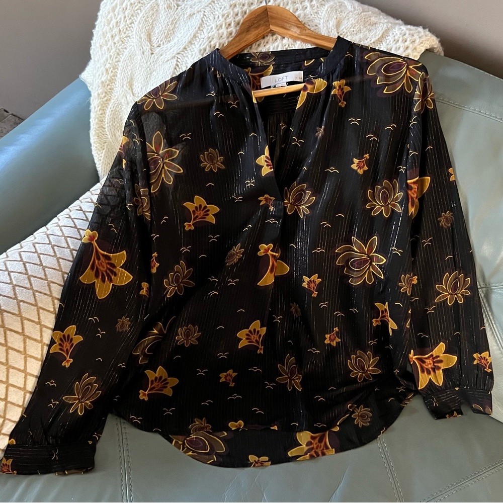 NWOT Ann Taylor LOFT Petites Semi-Sheer METALLIC Floral SplitNeck BLOUSE Top PM